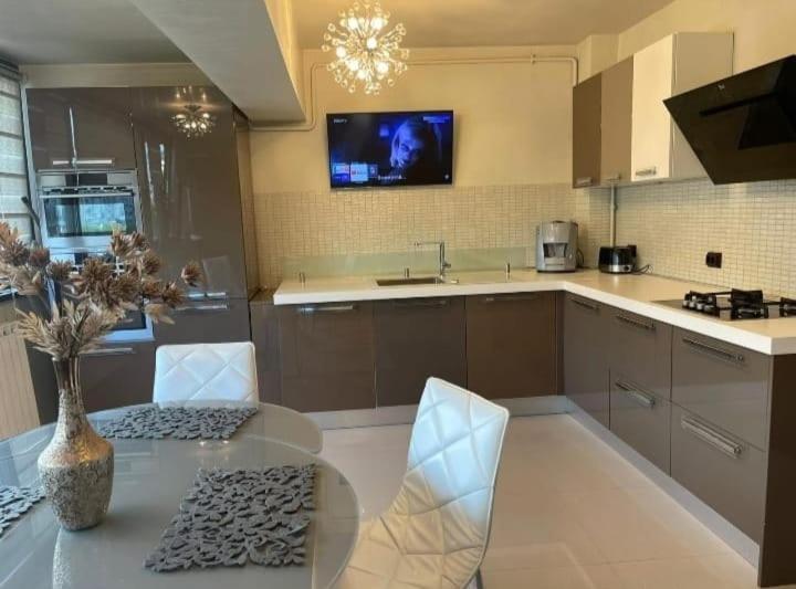Apartament Lux Ultracentral Craiova Luaran gambar
